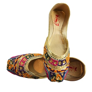 Women&#39;s Golden MultiColor Sequins Embroidered Khussa Punjabi Jutti US Size 6, 8, 9 Pakistani Indian