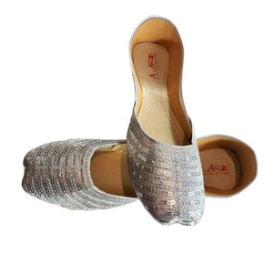 Women&#39;s Silver/Gray Sequins Embroidered Khussa Punjabi Jutti Flats Shoes US Sizes 6 & 7 Pakistani Indian
