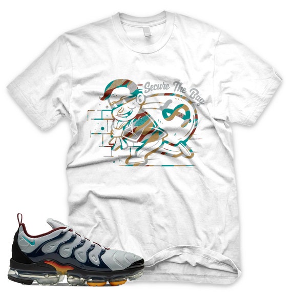 Sneaker Shirt Nike Vapormax Plus 
