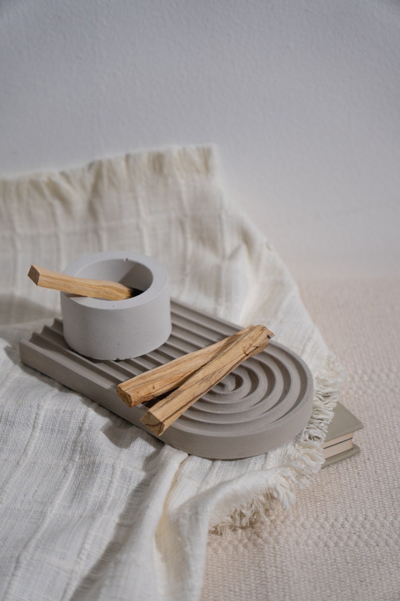 Bandeja de hormigón/Bandeja de cemento/Bandeja decorativa/Bandeja de arco iris/Bandeja de hormigón de arco/Decoración minimalista/Bandeja de baratijas/Decoración moderna para el hogar/Nuevo regalo para el hogar imagen 1