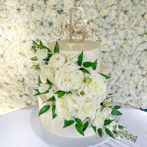 Personalized Vintage Monogram Acrylic Cake Topper Handmade Wedding Cake Decor image 4