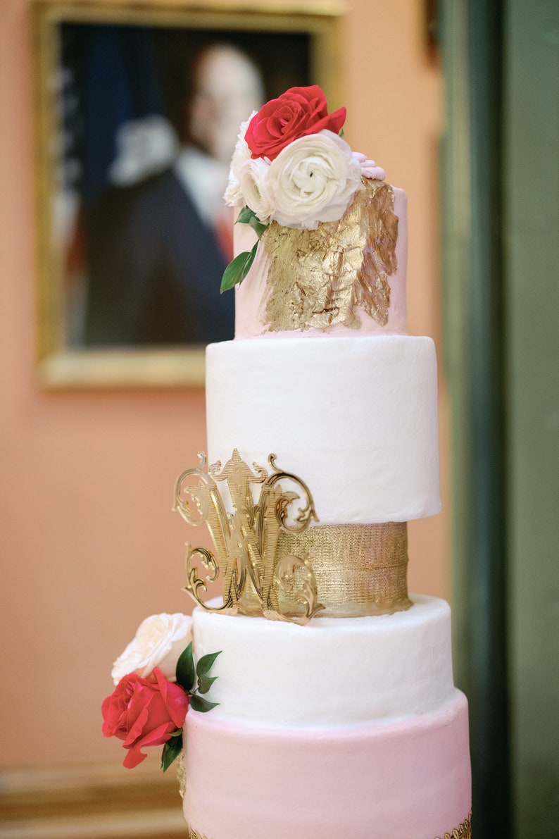 Personalized Vintage Monogram Acrylic Cake Topper Handmade Wedding Cake Decor image 7