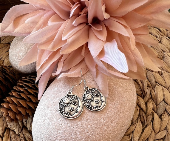 BOHO Jewelry, Boho Chic Fashion Jewelry, Boho Chic Earrings, Boho Earrings, Bohemian Jewelry, Bohemian Earrings, BOHO Silver Dangle Earrings