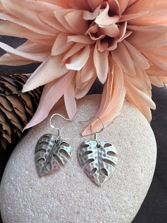 BOHO SILVER LEAF dangle hoop earrings, sterling silver earring hoops, bohemian drop earrings, boho jewelry, boho earring, handmade jewerly