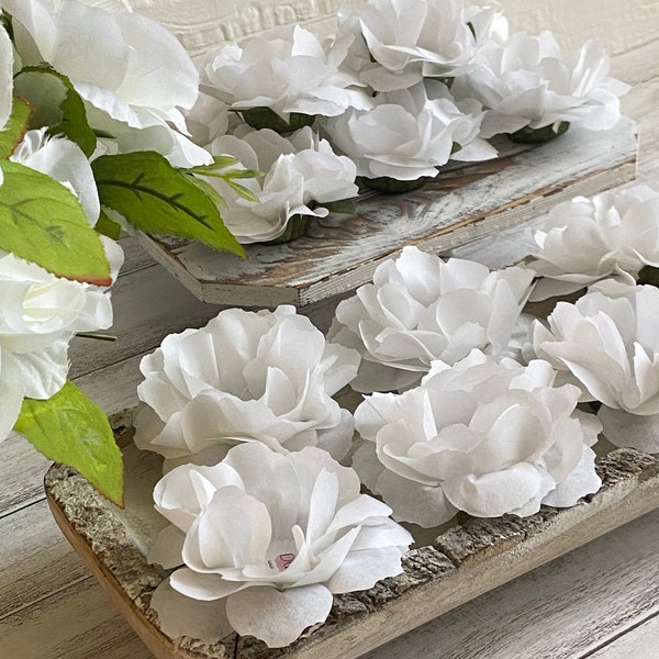 Emballage de roses blanches pivoine pour contenir du chocolat, décoration de fleurs de mariage
