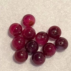 10 piezas - Cuentas redondas de 10 mm, ágata fucsia