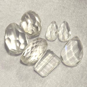 7 pcs - Rock Quartz Focal Pendant Bead Assortment, 15–35mm