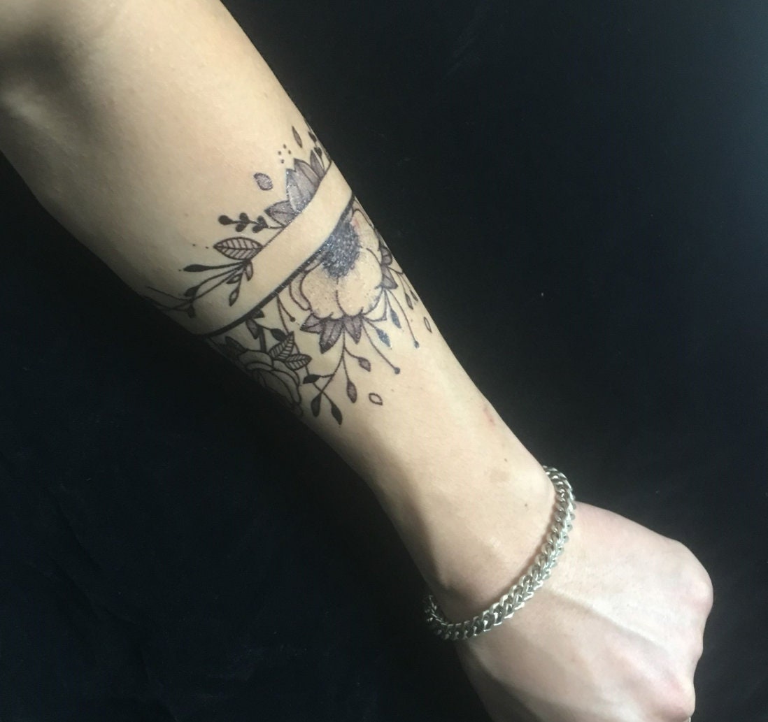 130 Amazing Armband Tattoo Designs