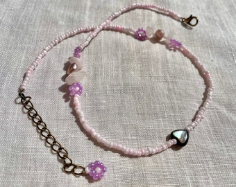 Pink Y2K beaded choker, natural shell pendant, heart shaped shell, quartz choker, heart pendant, pearl necklace, daisy flower choker