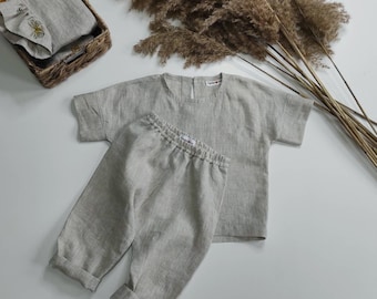 Traje rústico de lino orgánico estilo boho para niño, pantalones harem, traje unisex para bebé, ropa sostenible para niños, conjunto de verano para niños pequeños. Hecho a mano.