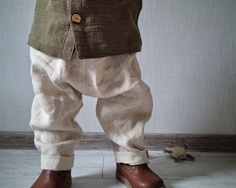 Pantalones de lino sencillos para niños. Pantalones unisex, pantalones de verano para bebé. Sin teñir, estilo bohemio minimalista e informal. Pantalones harén neutros.