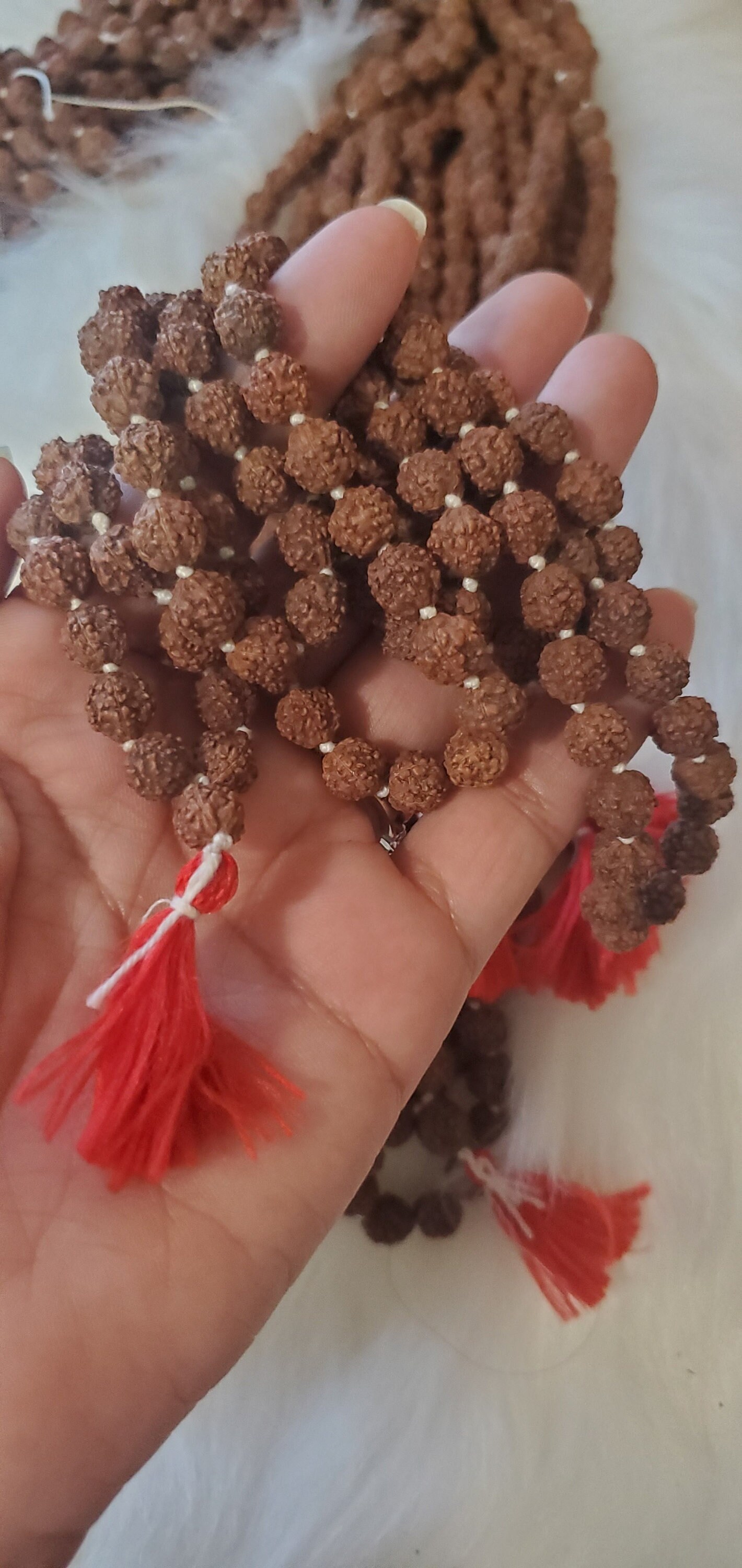 Eleva tu espíritu con Nuestra Japa Mala de Rudraksha: 108 Cuentas de 10mm