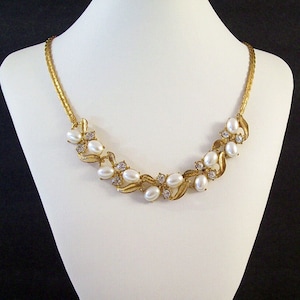 Rhinestone and Faux Pearl Necklace – Gold Tone Metal – Vintage 1980’s – Sparkling Rhinestones – As Is -