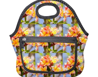 Sac à lunch isotherme dans un design frangipaniers ou plumeria frais