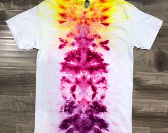 Flower Power Totem Pole Ice Dye - Medium Ultra Cotton Gildan T-shirt