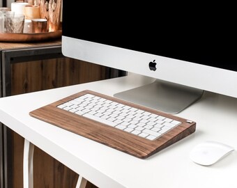 MonoTray 2015 made of walnut wood - holder for Magic Keyboard (until 2021)