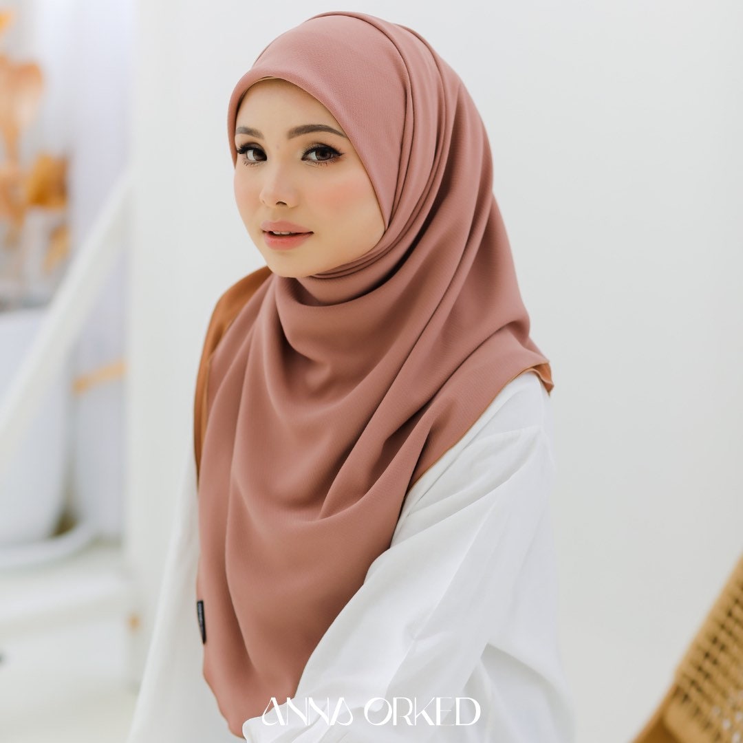Find Quirky Long Hijab Pins For Style And Self-Expression 