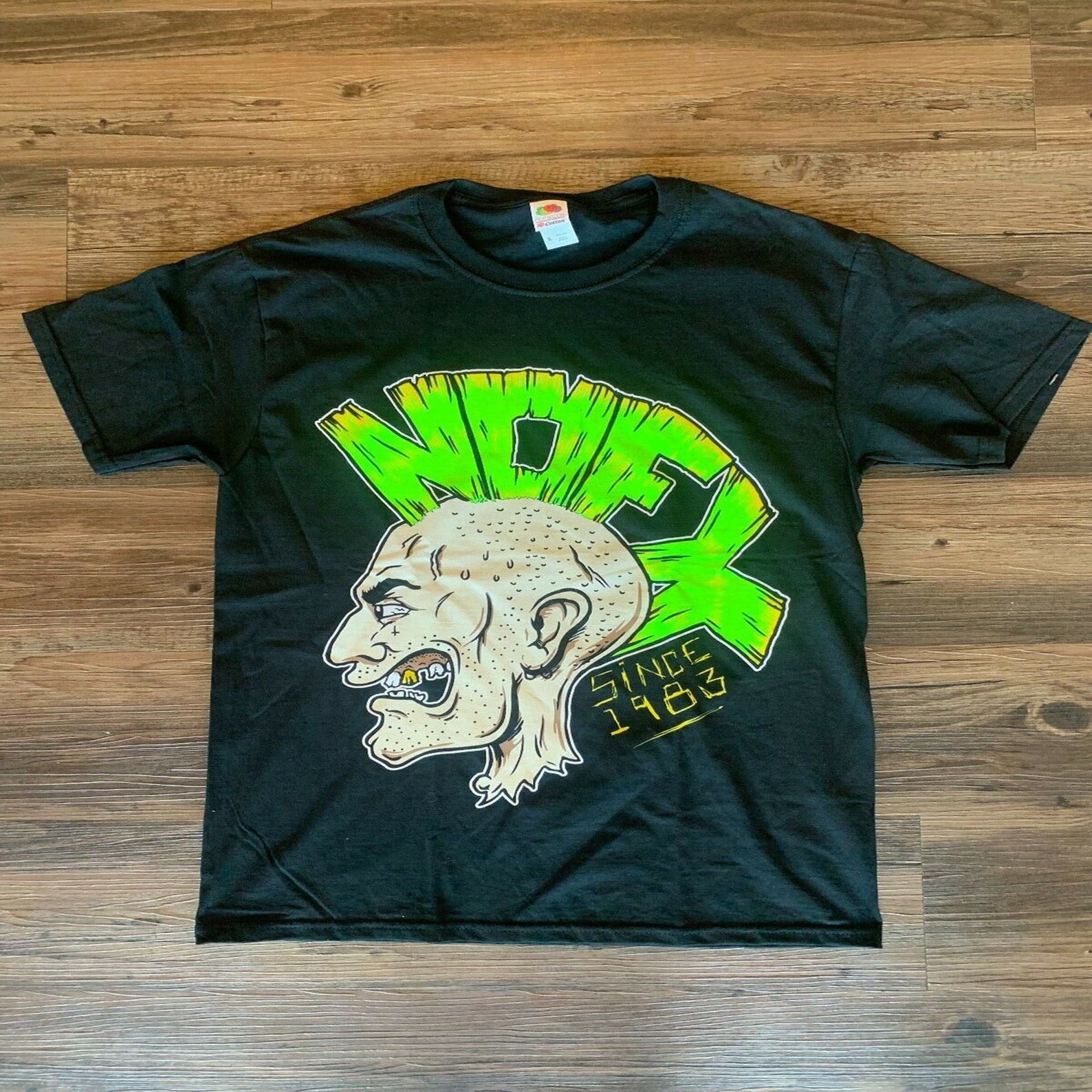 rose pocket t shirt