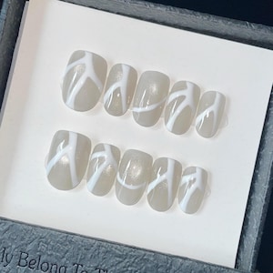 Champagne Lines, Light-Chasing Cat-Eye Hand-Painted Lines, Handmade Nails, Glass Beads, Simple Daily Wear, Reusable Nails, Short Oval Nails