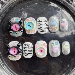 Mały Potwór, Krótki Spersonalizowany Manicure, Uroczy Mały Diabełek, Słodki I Fajny Dziewczęcy Styl, Ręcznie Robiony Manicure, Manicure Z Kreskówek
