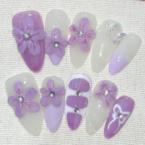 Lavender, Elegant Press-On Nails, Purple 3d Flowers And Butterflies, Medium Almond Handmade Nail Art, Suitable For Festivals/Holidays/Gifts