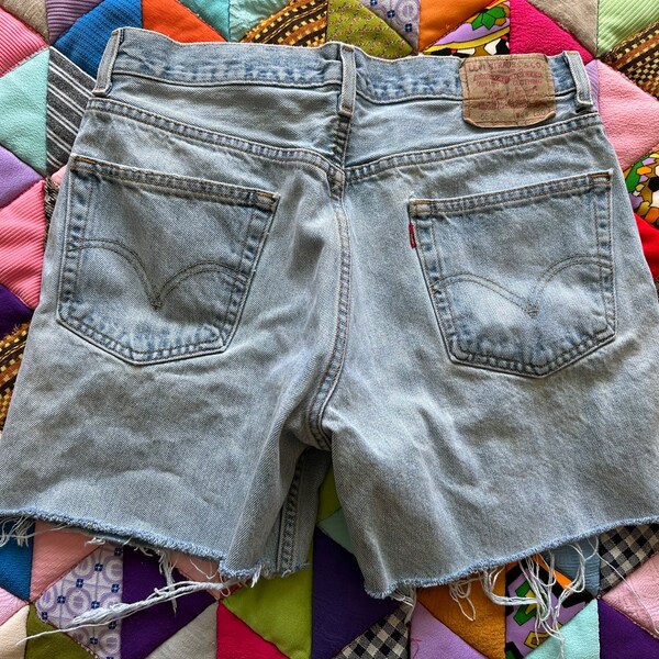 Vintage Distressed Levi’s Cutoff Jean Shorts 32