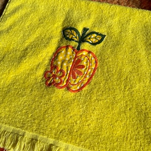 Vintage Sayco Yellow Apple Appliqué Flower Power Hand Towel With Fringe