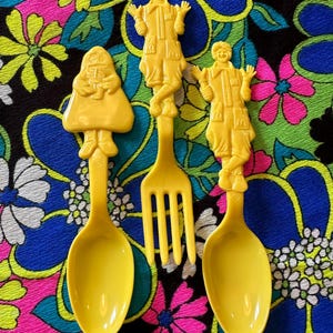 Child’s Vintage McDonald’s Grimace Ronald McDonald Yellow Plastic Fork & Spoon Set