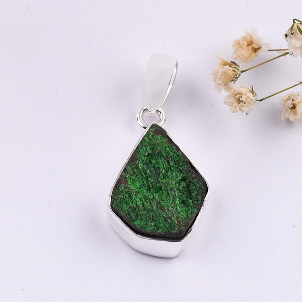 Natural Uvarovite Pendant, 925 Sterling Silver Pendant, Authentic Uvarovite Gemstone, Beautiful Handmade Design,For Gift Her,Gift For Mother