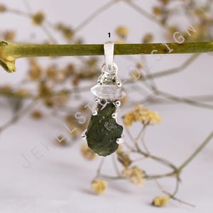 Moldavite Pendant / Moldavite Necklace / Moldavite / Moldavite Jewelry / Moldavite Pendant / Moldavite Pendant Necklace / Genuine Moldavite