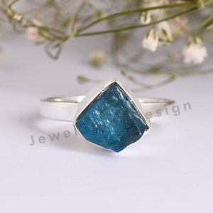 Apatite Ring, Natural Apatite Ring, Blue Apatite Ring, 925 Sterling silver Apatite Ring, Hammered silver Ring, Raw Apatite Chunk Ring