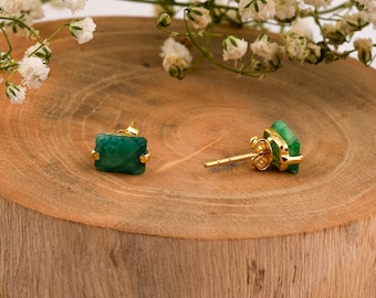 Emerald Stud Earring, Green Stone Stud Earring, Dainty Stud Earring, Sterling Silver Stud, Prong Set Stud, May Birthstone, Gift for Daughter