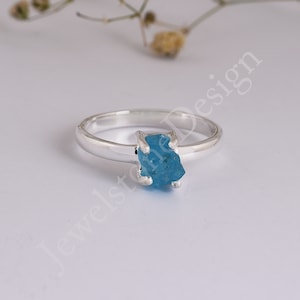 Apatite Ring, Natural Apatite Ring, Blue Apatite Ring, 925 Sterling silver Apatite Ring, Hammered silver Ring, Raw Apatite Chunk Ring