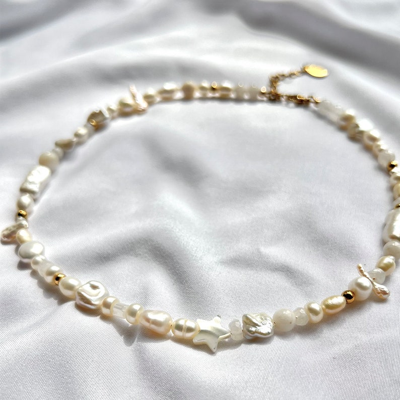 Elle's Pearl Necklace image 3