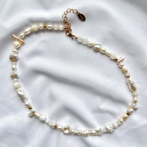 Elle's Pearl Necklace image 2