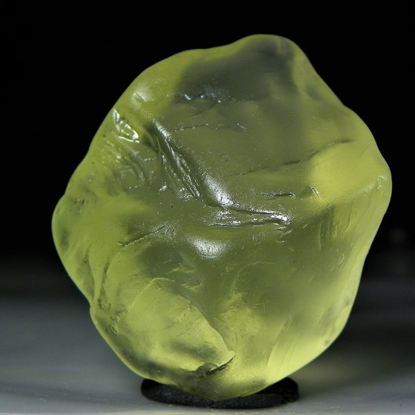 Libyan Desert Glass - 191 ct 100% Natural Libyan Desert  Glass Meteorite Rare specimen 1 7/8” 