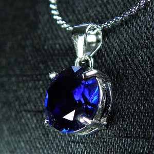 Collana con ciondolo in zaffiro blu: argento 925, pietra portafortuna di settembre