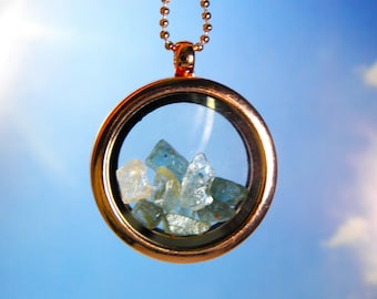 Colgante de fenakita y herderita verde: medallón de piedra de sinergia de alta vibración