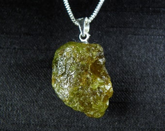 Colgante de herderita verde de 31 quilates y 6,2 gramos: Cristal curativo Synergy de 12 piedras.