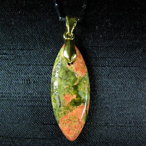 Fancy jasper Pendant - 17 ct  1 2/8&quot; Fancy jasper Pendant Excellent healing Power stone and Filled Gold Holder