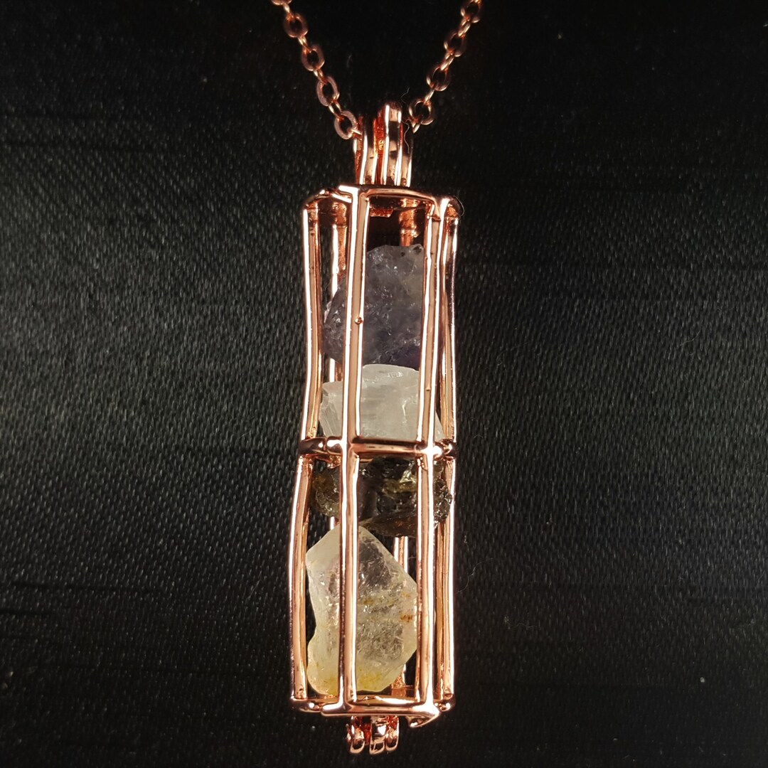 @*か様 モルダバイト フェナカイト 他 シナジー12 ペンダントトップ シナジー 12 ストーン ペンダント: ローズゴールド ケージ、フェナ