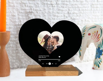 Présentoir à disques personnalisé en forme de coeur : meilleur cadeau pour un couple - Disque de chanson personnalisé - Meilleur cadeau pour la Saint-Valentin - Cadeaux d'anniversaire pour elle/lui