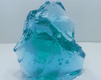 1307 gr de cristal de Andara en bruto Aqua blue con burbuja en su interior.