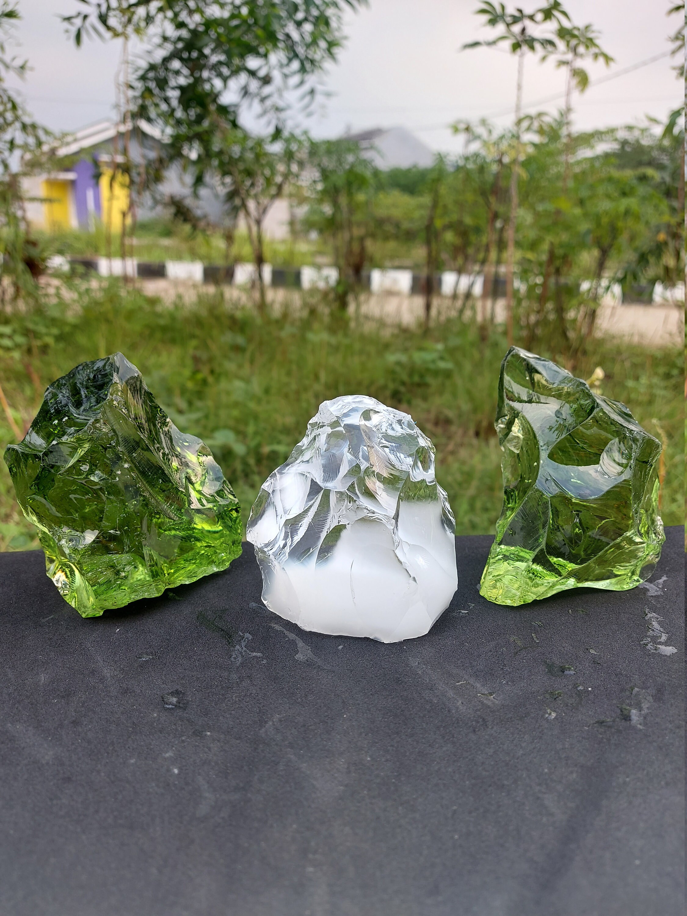 3 uds//1,4 Kgs Mezcla colores Andara cristal blanco leche y verde claro monoatómico.