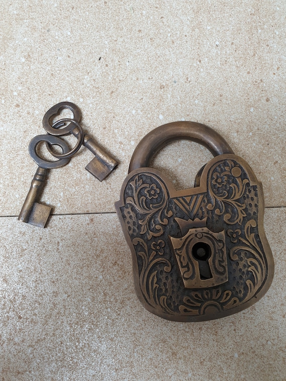 Cadenas Ancien Circa 1800 en Fer Forgé avec Clé – Fonctionnel