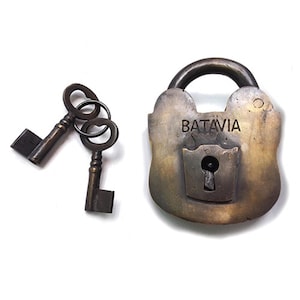 Vintage Batavia Classic old PADLOCK Antique Solid Brass Key Working Lock
