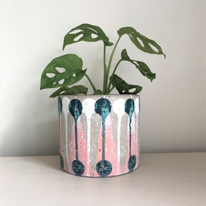 Concrete Indoor Planter in Pink, Teal & White design, Concrete Indoor Plant Pot, Cactus Planter, Succulent Planter, Plant Pot, Medium 11cm