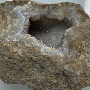 Zauberhafte Druzy Blue Lace Achat Höhle.  Tolle Qualität