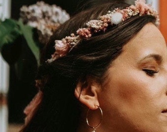Couronne en fleurs séchées