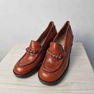 Vintage leather  mocassins  1970s shoes in Orange Brown, size 36 eu